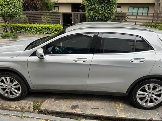 MERCEDES-BENZ GLA 200 1.6 CGI ENDURO 16V TURBO FLEX 4P AUTOMÁTICO